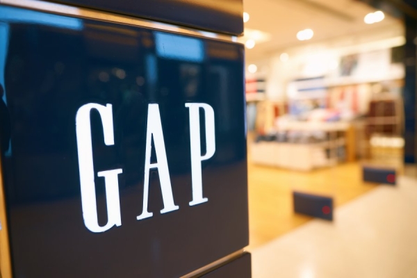 Gap продолжал поставлять одежду в Россию после заявления об уходе из страны 