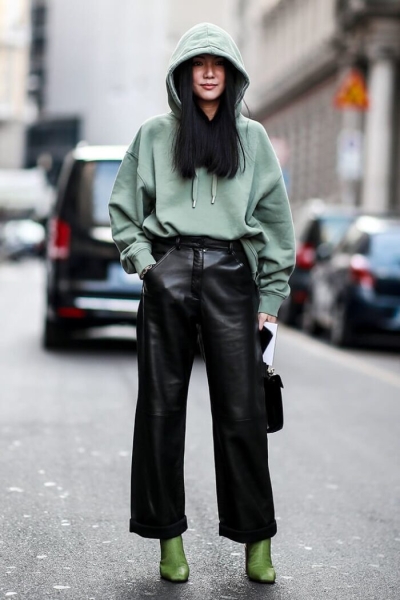 Широкие женские брюки – модные тенденции 2022-2023