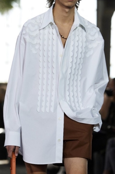 Белая рубашка — культовая и универсальная основа гардероба