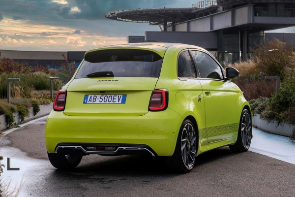 Хот-хэтч Abarth 500e стал первым электрокаром итальянской марки