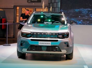 Компактный паркетник Jeep Avenger стал первым электрокаром американской марки