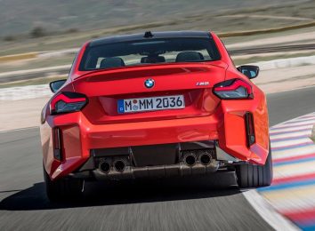 Новый BMW M2 (G87) получил угловатый дизайн и более мощный мотор