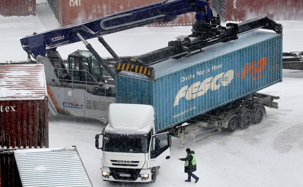 
                    FESCO заявила о планах начала доставки бананов на фоне ухода Maersk

                