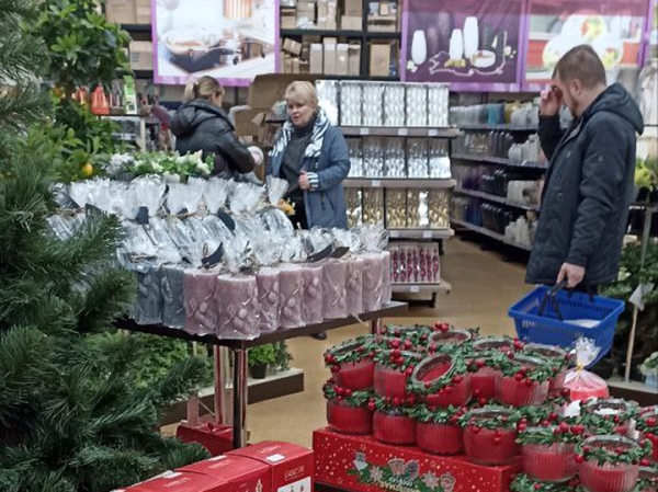 С установкой новогодней ели в Донецке еще не определились: боятся обстрелов