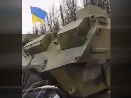 В центре Твери заметили военную колонну под флагами Украины