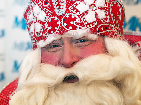 Деды Морозы за визит в новогоднюю ночь стали просить поминутную оплату