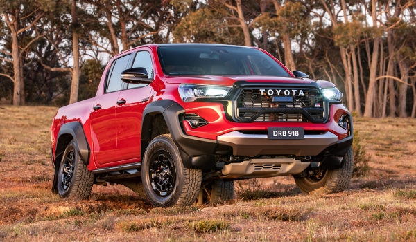 Пикап Toyota Hilux GR Sport: самая экстремальная версия