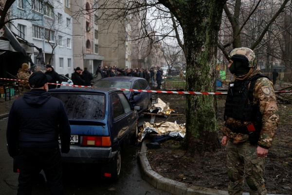 Вертолет упал у детского сада под Киевом. Среди погибших — дети и руководство МВД Украины 