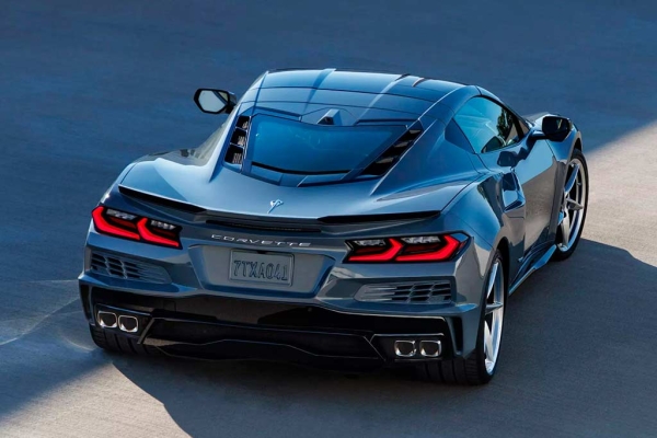 Chevrolet Corvette E-Ray: представлен первый полноприводный вариант американского спорткара