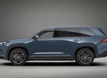 На автосалоне в Чикаго 2023 дебютировал кроссовер Toyota Grand Highlander