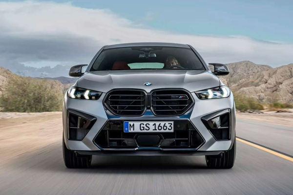 «Заряженный» BMW X6 M обновился вслед за базовой версией кроссовера