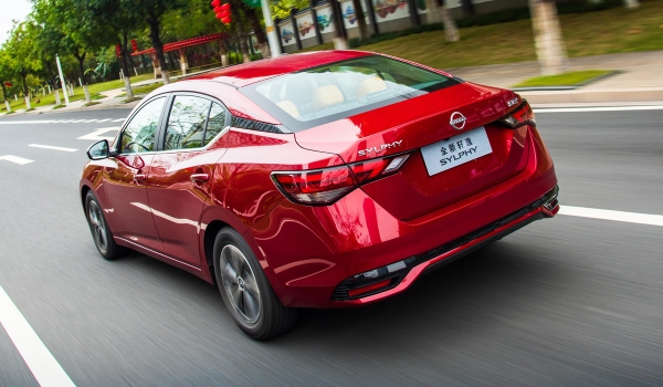 Представлен обновленный седан Nissan Sylphy