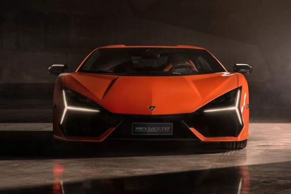 Рассекречен Lamborghini Revuelto: гибридный суперкар с 1 015-сильной установкой