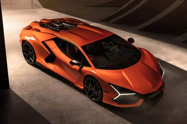 Рассекречен Lamborghini Revuelto: гибридный суперкар с 1 015-сильной установкой