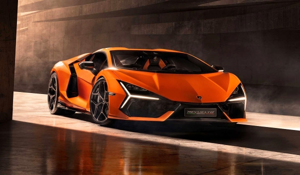 Представлен наследник Авентадора: Lamborghini Revuelto