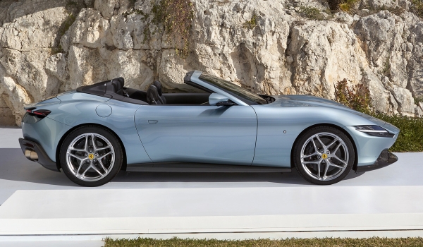 Дебют с мягким верхом: Ferrari Roma Spider