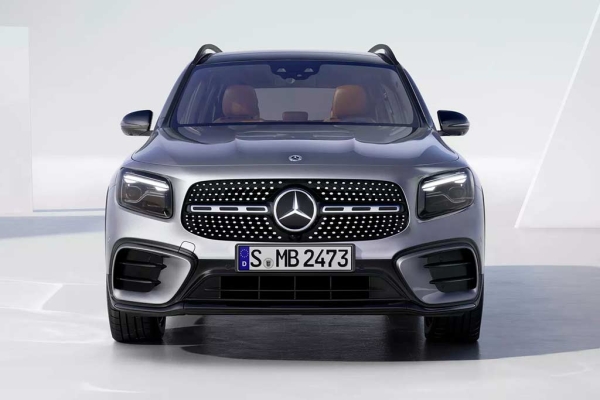 Немцы рассекретили обновленные кроссоверы Mercedes-Benz GLA и GLB