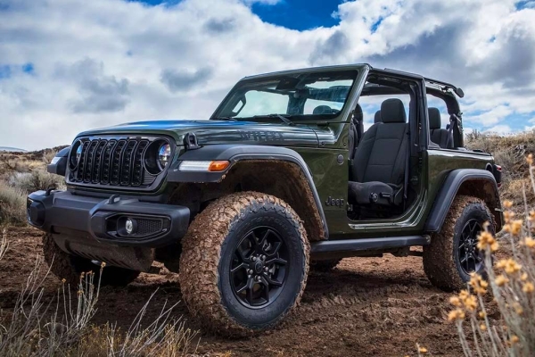 Обновленный Jeep Wrangler (JL): измененная внешность и крупный дисплей мультимедийки