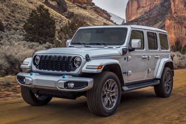 Обновленный Jeep Wrangler (JL): измененная внешность и крупный дисплей мультимедийки