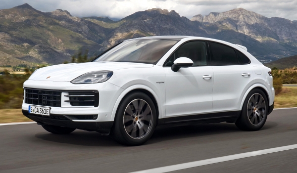 Обновленный Porsche Cayenne: другой салон и повышенная мощность