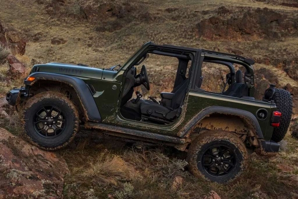 Обновленный Jeep Wrangler (JL): измененная внешность и крупный дисплей мультимедийки