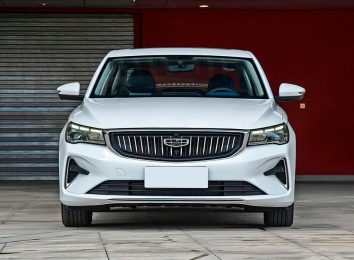 Geely Emgrand 7 2023: бюджетный китайский седан из Белоруссии