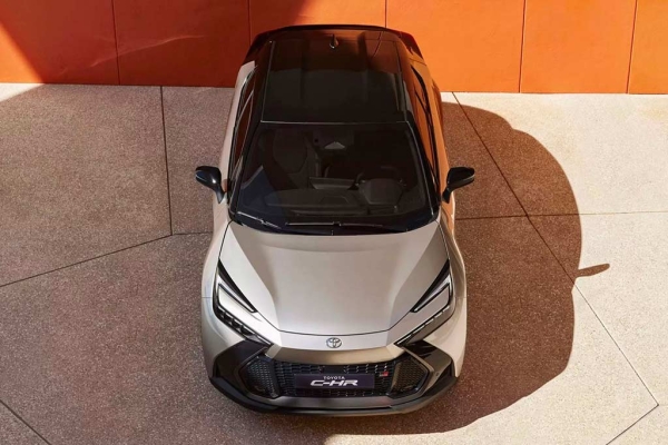 Японцы показали новый Toyota C-HR: внешне паркетник стал еще «злее»