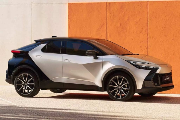 Японцы показали новый Toyota C-HR: внешне паркетник стал еще «злее»