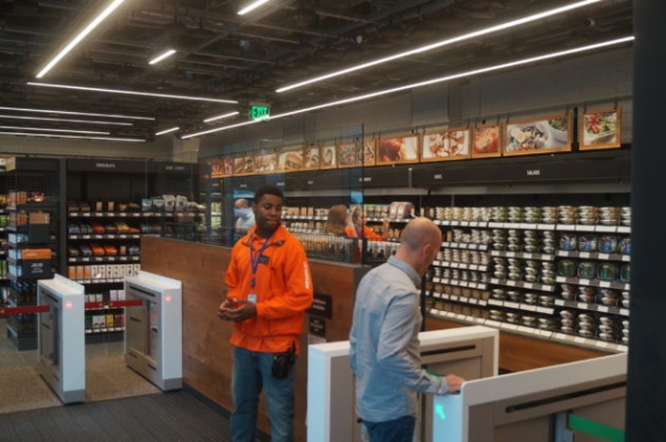 Amazon продолжает закрывать беспилотные магазины Amazon Go