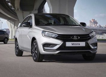 Lada Vesta NG: обновленный седан добрался до дилеров