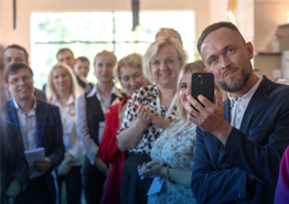 Ходят семьями по ЦУМу, фотографируют высотки: в Москве все чаще замечают туристов из стран Персидского залива