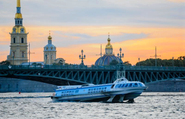 Петербург встречает туристов африканской кухней и новыми водными прогулками