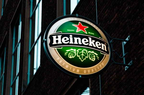 Дайджест 21.08-27.08: «М.Видео» сменит логотип, Heineken продал российский бизнес за €1, Убытки Ozon выросли почти в 2 раза