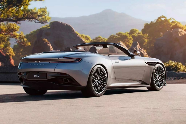 Aston Martin DB12 Volante: британцы рассекретили новый кабриолет