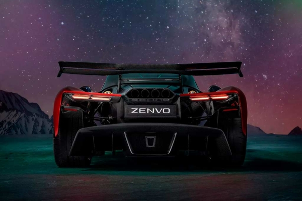 Гибридный гиперкар Zenvo Aurora дебютировал сразу в двух версиях