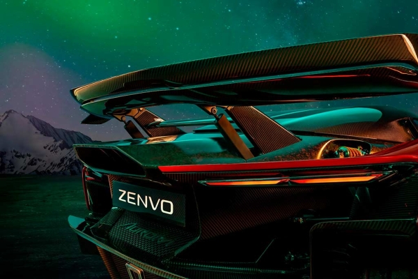 Гибридный гиперкар Zenvo Aurora дебютировал сразу в двух версиях