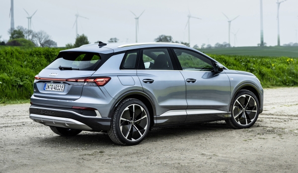 Audi Q4 e-tron подвергся техническому обновлению и подорожал