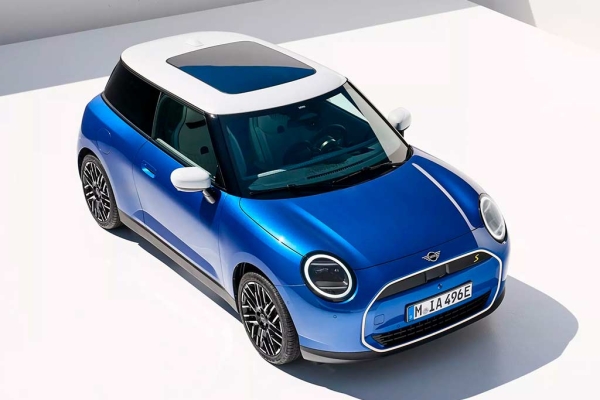 Представлен новый Mini Cooper: минималистичный дизайн и световой декор