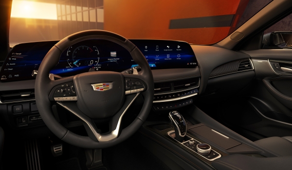 Представлен обновленный седан Cadillac CT5