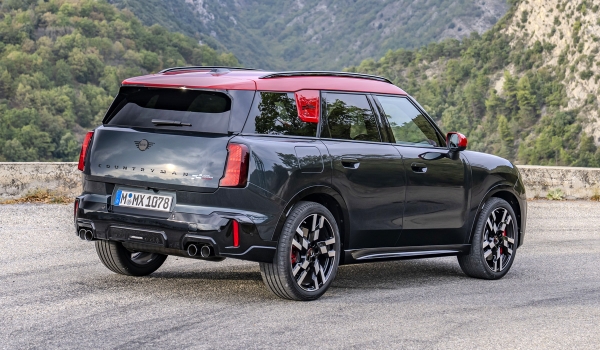 Новый Mini John Cooper Works Countryman: слабее и медленнее