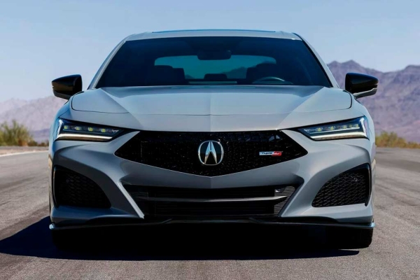 Обновленный седан Acura TLX: прежняя внешность, но более технологичный и тихий салон