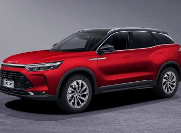 В России появился среднеразмерный кроссовер BAIC X7: его сборку наладили на «Автоторе»