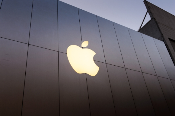 Apple перенесла выпуск гарнитуры смешанной реальности
Apple перенесла выпуск гарнитуры смешанной реальности