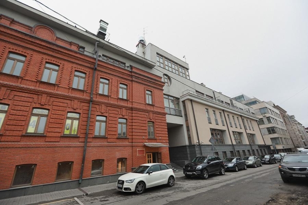 Квартиру Дмитрия Мазурова на Остоженке продадут почти за ₽1 млрд
Квартиру Дмитрия Мазурова на Остоженке продадут почти за ₽1 млрд