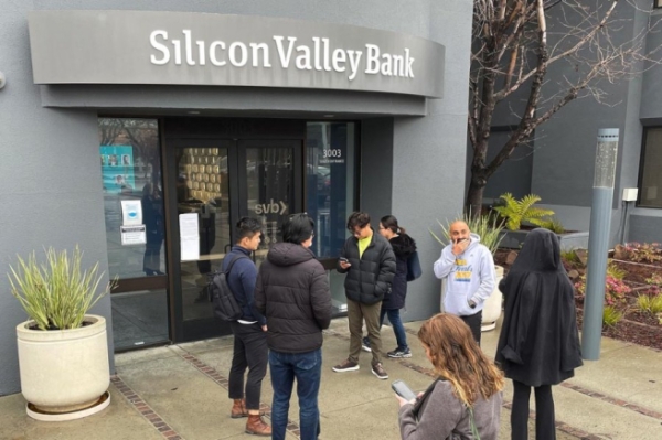 В США обанкротился Silicon Valley Bank, который специализировался на финансировании технологических стартапов
В США обанкротился Silicon Valley Bank, который специализировался на финансировании технологических стартапов