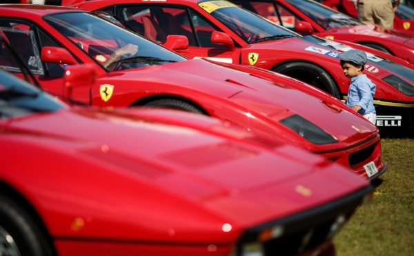 Bloomberg узнал о «потрясшем Брюссель» требовании Ferrari и Porsche
Bloomberg узнал о «потрясшем Брюссель» требовании Ferrari и Porsche