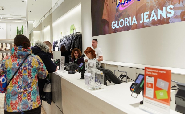 «Глория Джинс» займет место флагманского магазина H&M на Тверской
«Глория Джинс» займет место флагманского магазина H&M на Тверской