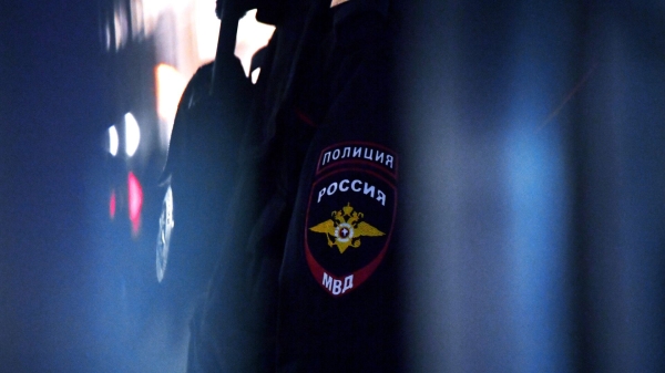Жителя Мурманска, устроившего дебош на борту рейса из Москвы в Магадан, госпитализировали Жителя Мурманска, устроившего дебош на борту рейса из Москвы в Магадан, госпитализировали