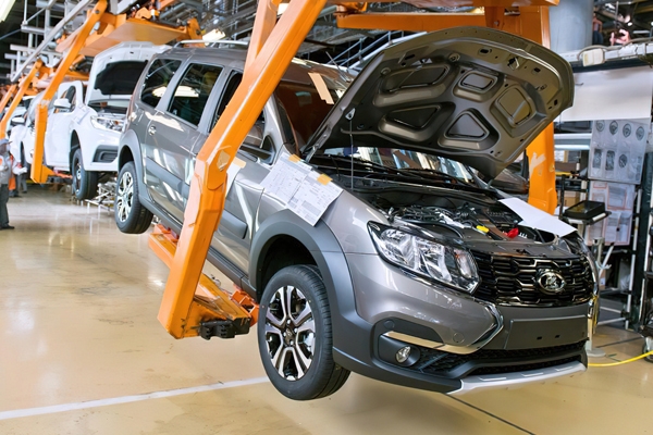 Австрийский бизнесмен предложил план спасения российского автопрома
Австрийский бизнесмен предложил план спасения российского автопрома