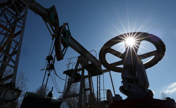 ЕС предложил остановить поставки нефти из России по «Дружбе» в две страны
ЕС предложил остановить поставки нефти из России по «Дружбе» в две страны